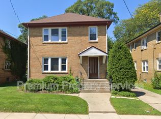 907 14th St, Rockford, IL 61104