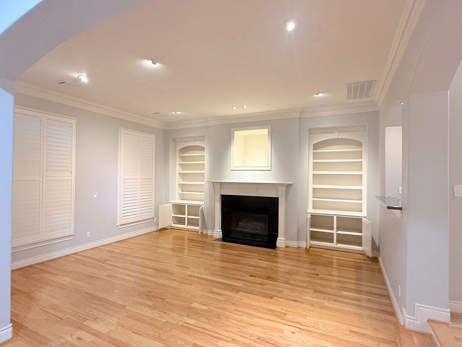 3 bed, 3.5 bath, 2337 sqft, $3,445 — Photo 2