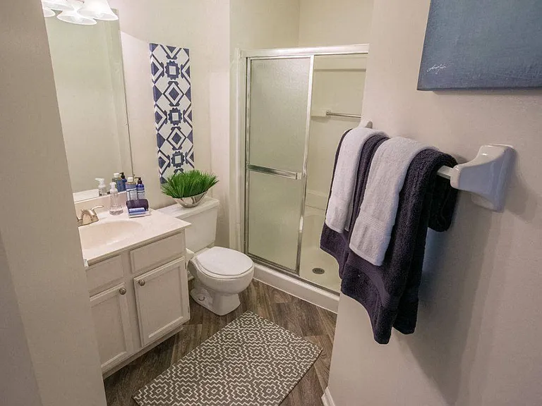 Kensington Grove Apartments — Photo 10