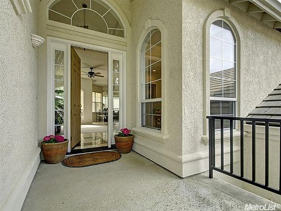2nd image of 3034 Fairchild Dr