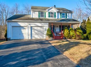 17 Inwood Ln, Farmington, CT 06032