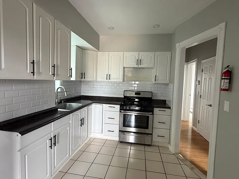 156 Clerk St #2 — Photo 12