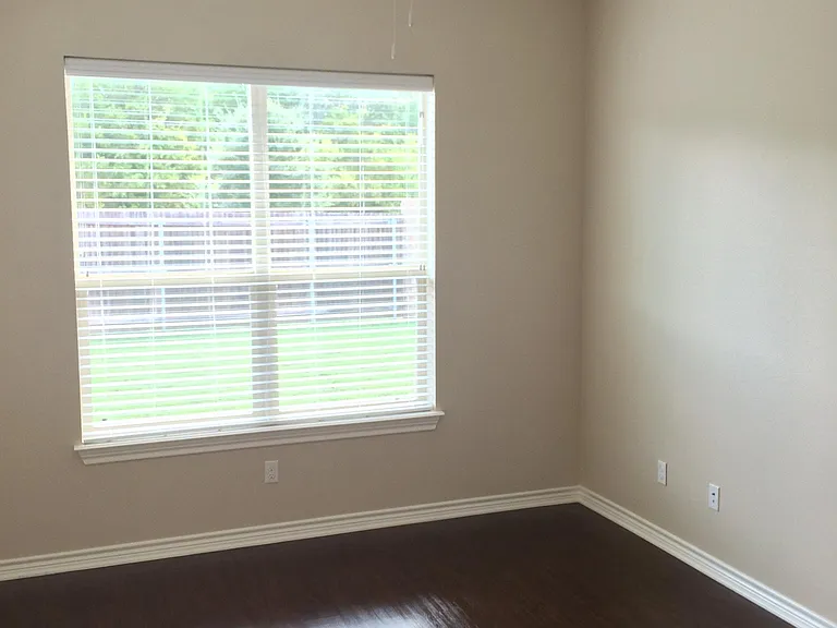 210 Tully Trl — Photo 11