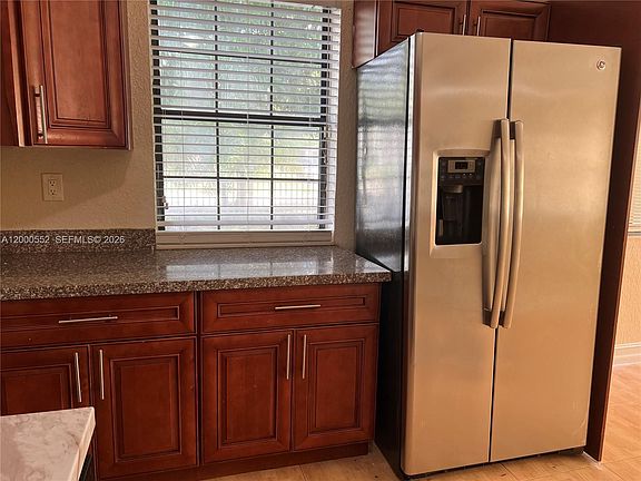 2nd image of 931 NW 34th Way