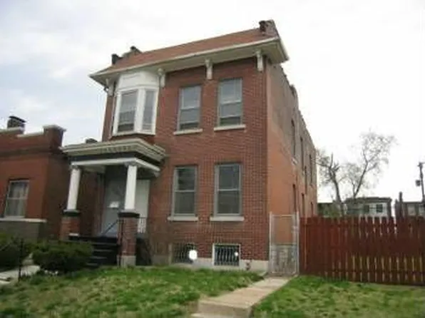 5215 Paulian Pl, Saint Louis, MO 63113