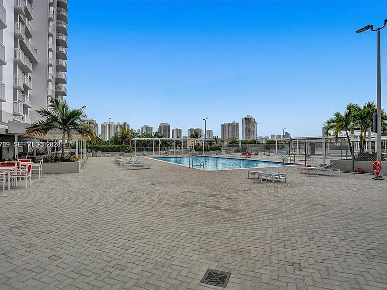 18041 Biscayne Blvd #803 — Photo 21