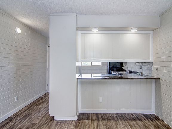 4th image of 819 N Revere APT 04