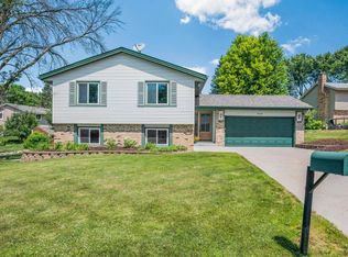 6116 W 97th St, Bloomington, MN 55438