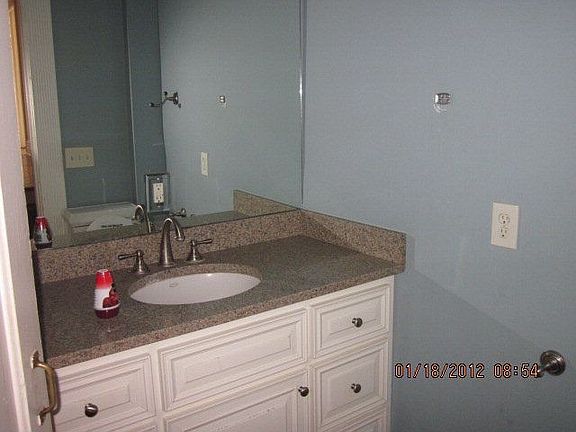 3rd image of 1027 Egmont St