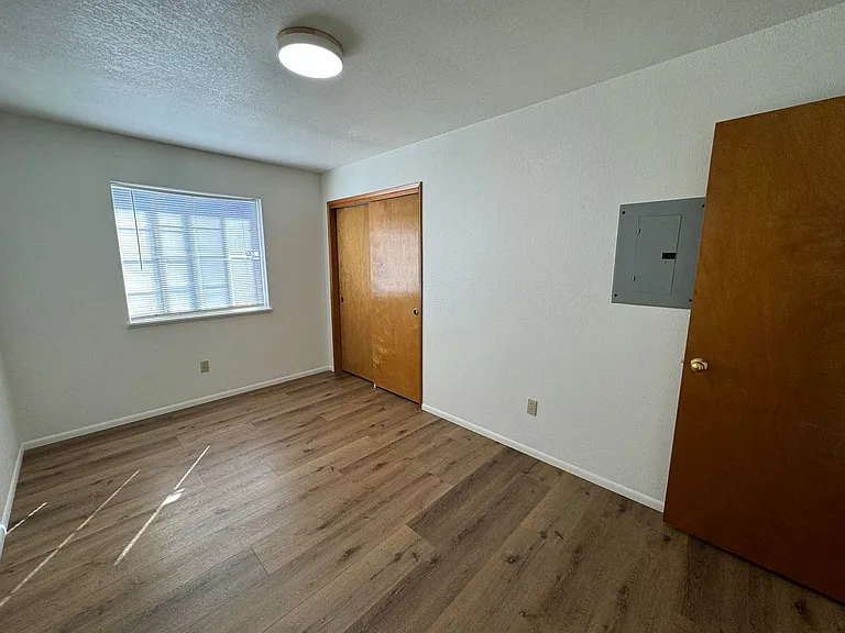 5429 Glenridge Way — Photo 18