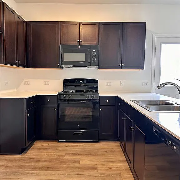 2525 Willkomen Way — Photo 5
