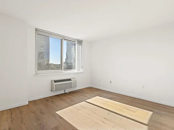 20 2nd Street image 12 of 17