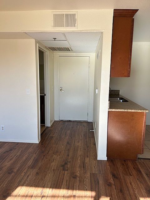 1st image of 1018 W 83rd St #121