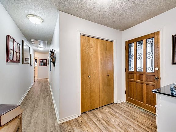 4th image of 5905 Old Barn Dr