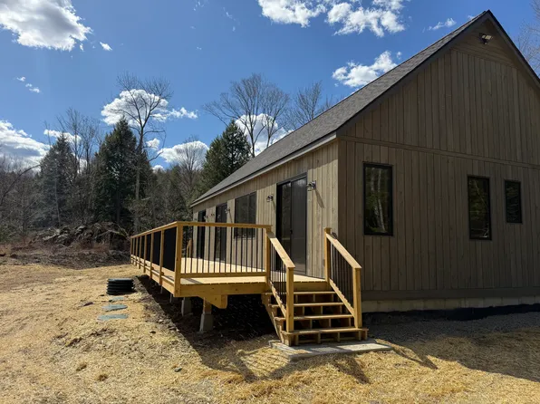 249 Highland Dr, Waterbury, VT 05676
