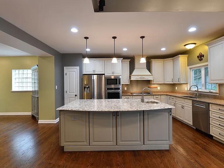 106 Manlyn Dr — Photo 11