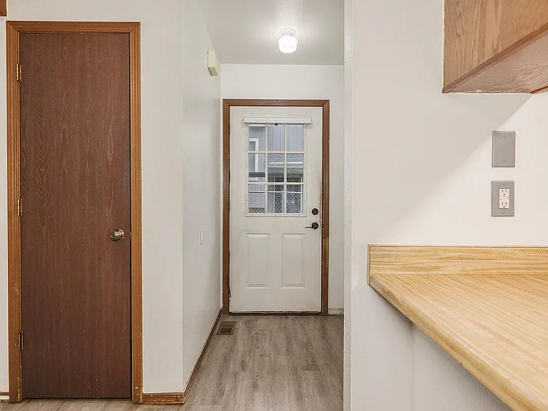 5511 Windflower Cir #B — Photo 4