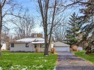 255 Ayer Rd, Williamsville, NY 14221