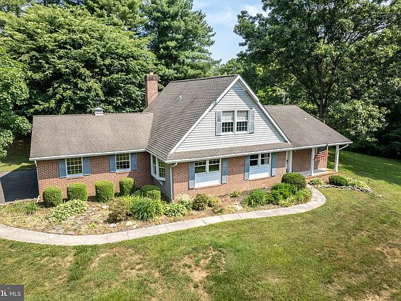 3rd image of 4112 Manor View Ct