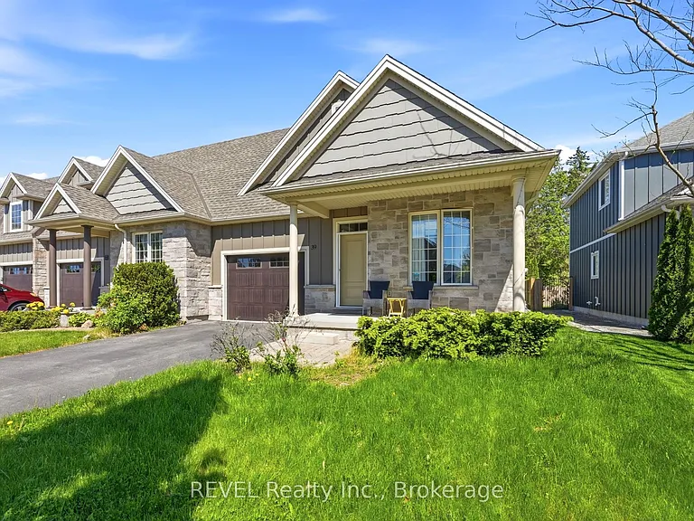 39 Pierpoint Dr — Photo 2