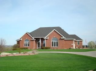 23374 Sunshine Ln, Council Bluffs, IA 51503