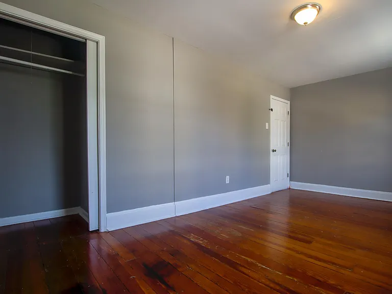 475 Krams Ave — Photo 22