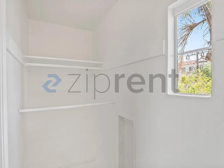 728 E 24th St #728 — Photo 20