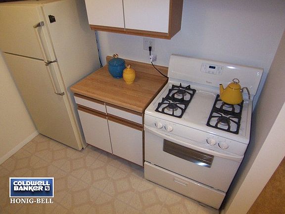4th image of 8435 W 99th Ter #5-202