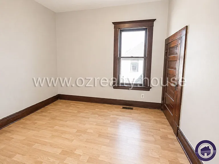 1031 N Michigan St — Photo 10