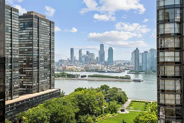 Rented by Douglas Elliman | media 14