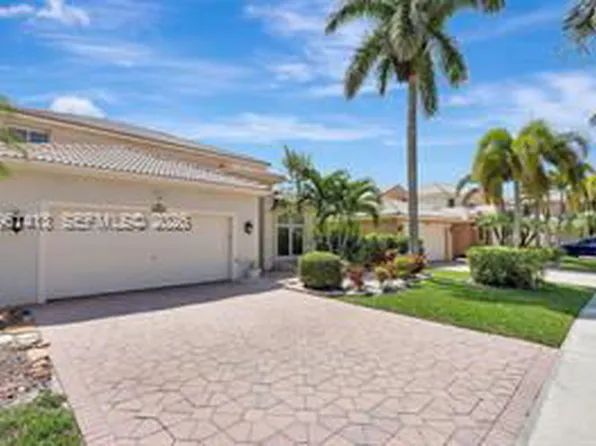 4450 Banyan Trails Dr, Pompano Beach, FL 33073