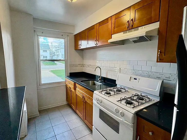 Main Street Apartments Rockford — Photo 16