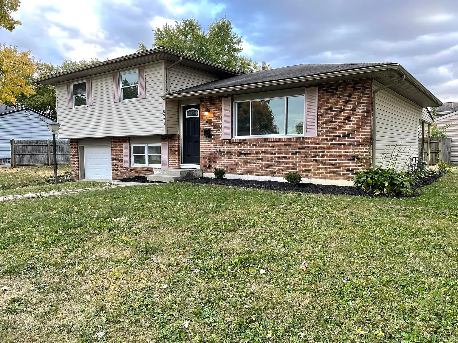 5271 Sundale Pl W photo 1