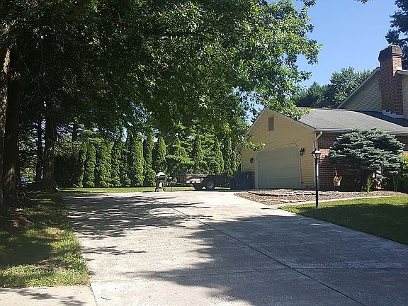 3rd image of 1111 Dry Powder Cir