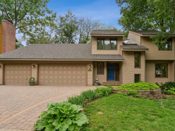 8032 Telegraph Rd, Bloomington, MN 55438