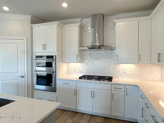 3rd image of 5548 Coral Tide Avenue