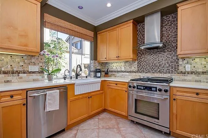 12841 Mackenzie Dr — Photo 2