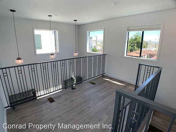3rd image of 14639 Vanowen St #205