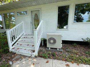 941 E 1100 North Rd, Taylorville, IL 62568