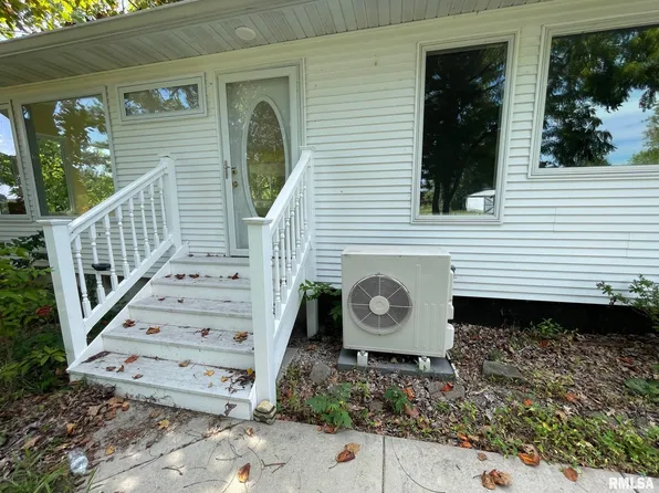 941 E 1100 North Rd, Taylorville, IL 62568