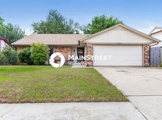 1124 N Patterson Dr, Moore, OK 73160