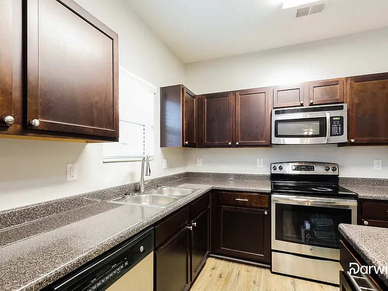 358 Lamont Ln — Photo 4