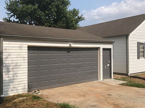 3rd image of 228 Beatress Cir