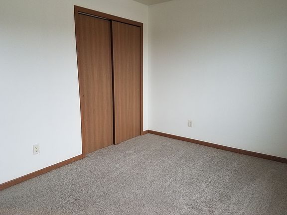 3rd image of 217 Tanglewood Dr APT C