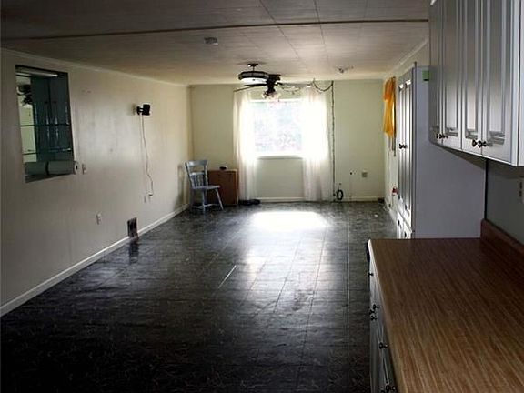 3rd image of 633 Le Boeuf St