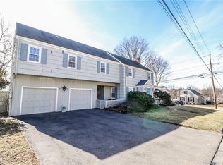 129 Alberta St, Fairfield, CT 06825
