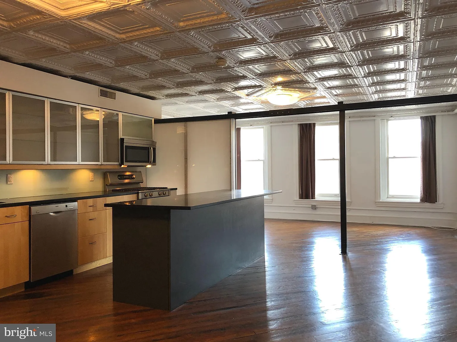 2 bed, 1388 sqft, $2,400 — Photo 1