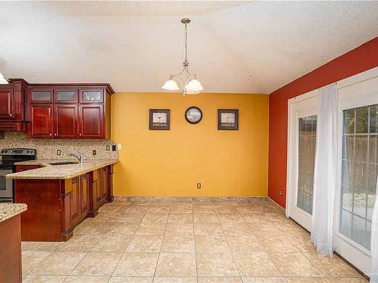 1801 Crown Pointe Blvd — Photo 9