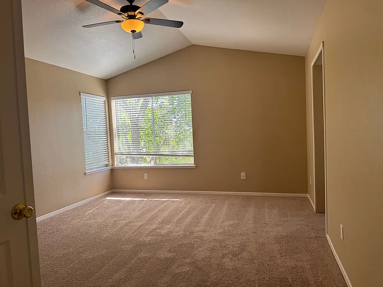 8459 Leaning Tree Ct — Photo 14