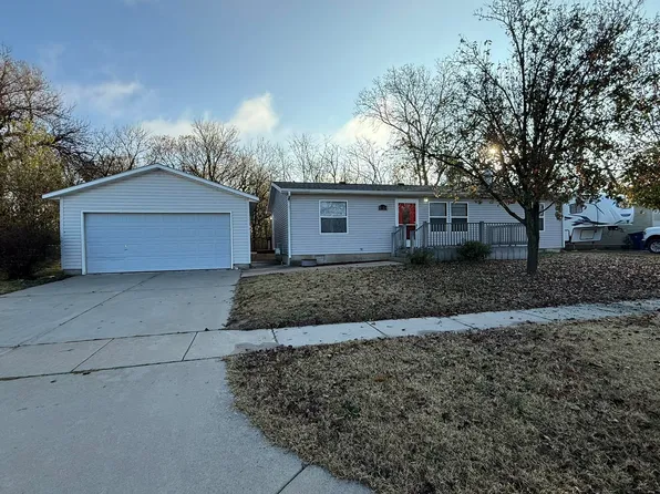 5518 S Vine St, Wichita, KS 67217